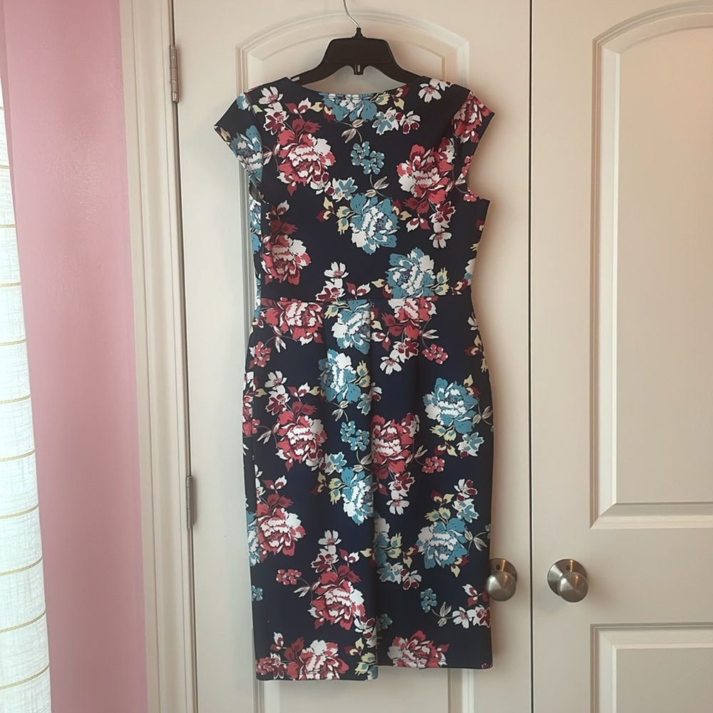 Simply Styled by Sears Floral Dress Size Small - Picture 2 of 9